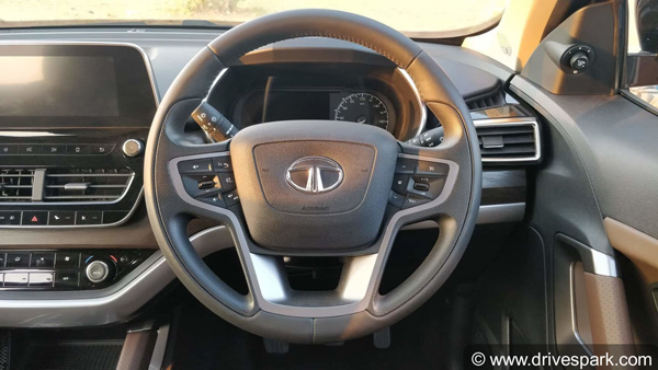 ആഢംബരം മോഹവുമായി ടാറ്റ ഹാരിയര്‍; പ്രതീക്ഷകള്‍ ഒരുപാട്, ഒപ്പം നിരാശകളും — റിവ്യു