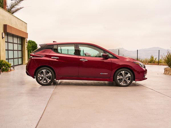 നിസാന്‍ ലീഫ് എത്തുന്നു