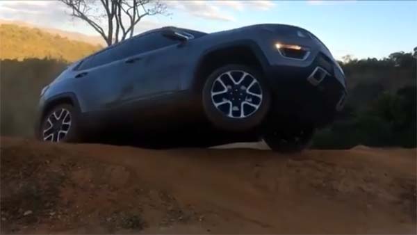 ജീപ്പ് കോമ്പസ് ഓഫ്‌റോഡിംഗിന് ഇറങ്ങിയപ്പോള്‍