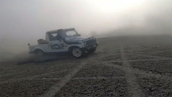 മഹീന്ദ്ര ഥാറും മാരുതി ജിപ്സിയും ഏറ്റുമുട്ടിയപ്പോൾ — വീഡിയോ