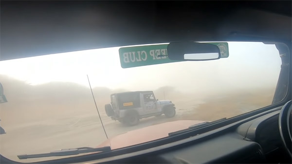 മഹീന്ദ്ര ഥാറും മാരുതി ജിപ്സിയും ഏറ്റുമുട്ടിയപ്പോൾ — വീഡിയോ