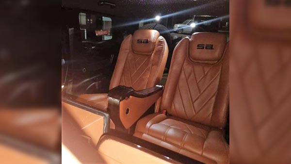 ആഢംബരം തുളുമ്പി മഹീന്ദ്ര XUV500 മൂണ്‍റേക്കര്‍