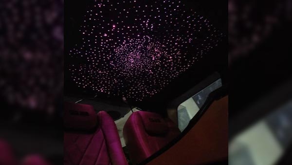 ആഢംബരം തുളുമ്പി മഹീന്ദ്ര XUV500 മൂണ്‍റേക്കര്‍