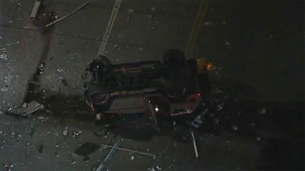 ബ്രേക്കിന് പകരം ആക്സലറേറ്റർ, മൂന്നാംനിലയിൽ നിന്ന് താഴേക്ക് കൂപ്പുകുത്തി ബെൻസ്