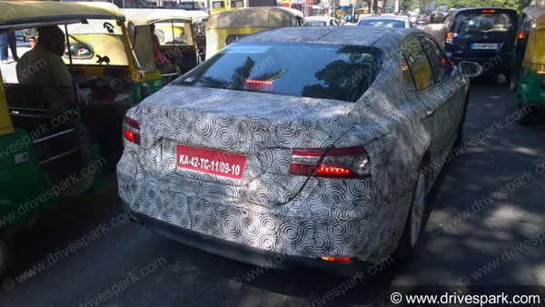 പുതിയ ടൊയോട്ട കാമ്രി ഹൈബ്രിഡ് ജനുവരി 18 -ന്