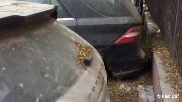 ജാഗ്വര്‍ മുതല്‍ റേഞ്ച് റോവര്‍ വരെ, ആര്‍ക്കും വേണ്ടാതെ ഉപേക്ഷിക്കപ്പെട്ട് ആഢംബര കാറുകള്‍ — വീഡിയോ