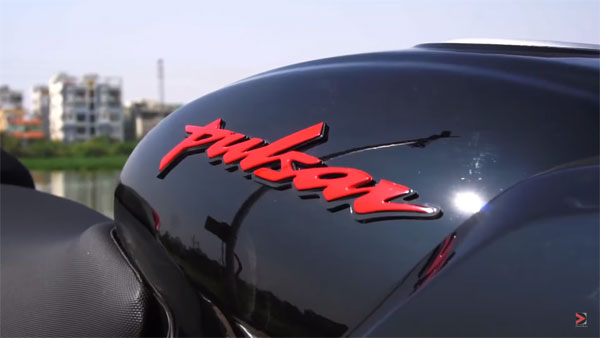 പള്‍സര്‍ 220F -ന്റെ കുപ്പായമണിഞ്ഞ് പുതിയ ബജാജ് പള്‍സര്‍ 180F