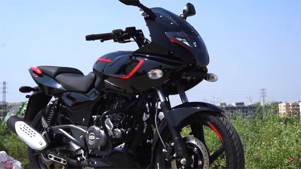 പള്‍സര്‍ 220F -ന്റെ കുപ്പായമണിഞ്ഞ് പുതിയ ബജാജ് പള്‍സര്‍ 180F