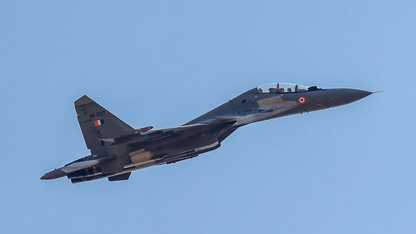 ഇന്ത്യയുടെ മിറാഷും പാക്കിസ്ഥാന്റെ എഫ് 16 ഫാല്‍ക്കണും — വ്യത്യാസങ്ങളിങ്ങനെ