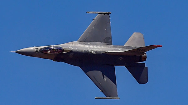 ഇന്ത്യയുടെ മിറാഷും പാക്കിസ്ഥാന്റെ എഫ് 16 ഫാല്‍ക്കണും — വ്യത്യാസങ്ങളിങ്ങനെ