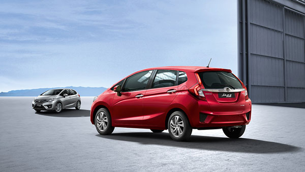 പാഡില്‍ ഗിയര്‍ ഷിഫ്റ്ററുള്ള ബജറ്റ് കാറുകള്‍