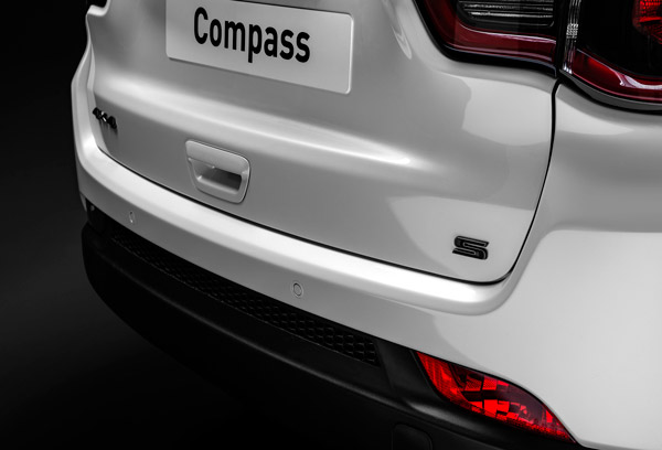 കൂടുതല്‍ കരുത്തില്‍ പുതിയ ജീപ്പ് കോമ്പസ് S