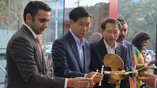 ഇന്ത്യയില്‍ ഡീലര്‍ഷിപ്പിന് തുടക്കമിട്ട് കിയ മോട്ടോര്‍സ്