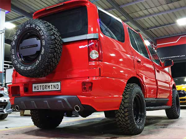 ചുവപ്പണിഞ്ഞ് ടാറ്റ സഫാരി