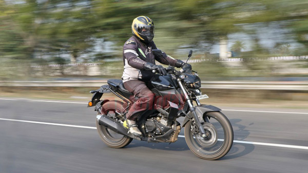 ക്യാമറയ്ക്ക് മുന്നില്‍പ്പെട്ട് പുതിയ യമഹ MT-15