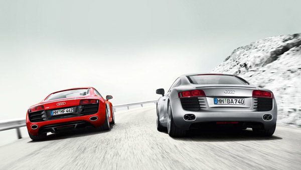 വഴിയോരത്തെ വര്‍ക്ക്‌ഷോപ്പില്‍ രണ്ട് കോടിയുടെ ഔഡി കാര്‍ പെയിന്റിംഗിന് — ചിത്രങ്ങള്‍ വൈറല്‍