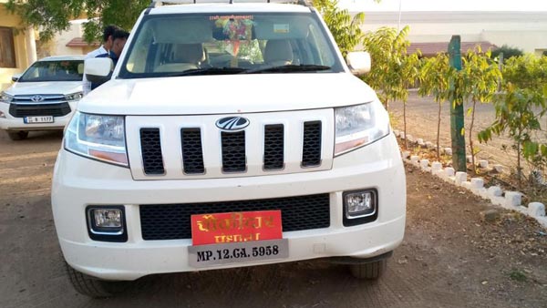 വാഹനത്തില്‍ 'ചൗകിദാര്‍' ബോര്‍ഡ് വച്ച് എംഎല്‍എ, പിഴ ചുമത്തി പൊലീസും