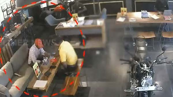 പട്ടാപ്പകല്‍ റോയല്‍ എന്‍ഫീല്‍ഡ് ഷോറൂമില്‍ മോഷണം, ഇന്റര്‍സെപ്റ്ററുമായി മോഷ്ടാവ് മുങ്ങി