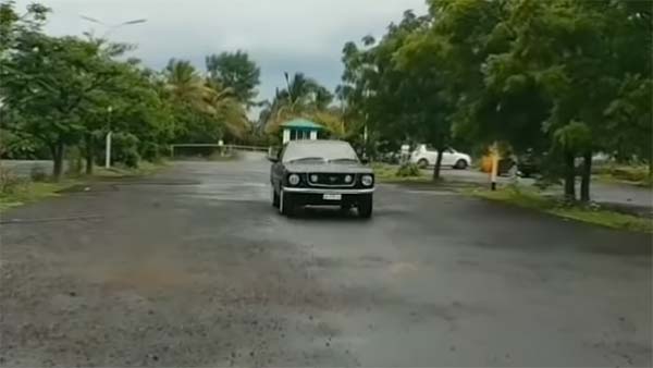 ഫോര്‍ഡ് മസ്താംഗായി മാറിയ കോണ്ടസ — വീഡിയോ