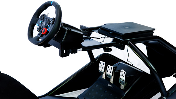 ഇനി ചിലവില്ലാതെ ട്രാക്കിലിറങ്ങാം, റേസ് സിമുലേറ്ററുമായി ഇന്റേസിങ്