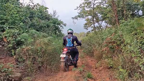 ഈ കെടിഎം ഡ്യൂക്ക് ബൈക്കുകള്‍ കാണിച്ച് തരും എബിഎസ് എന്തെന്ന് — വീഡിയോ