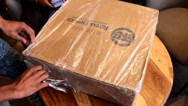 ബുള്ളറ്റുകള്‍ക്ക് അലോയ് വീലുകള്‍ സമര്‍പ്പിച്ച് റോയല്‍ എന്‍ഫീല്‍ഡ്