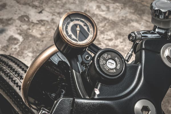 ആഢംബരം നിറഞ്ഞൊഴുകി ഒരു ബുള്ളറ്റ് മോഡിഫിക്കേഷന്‍