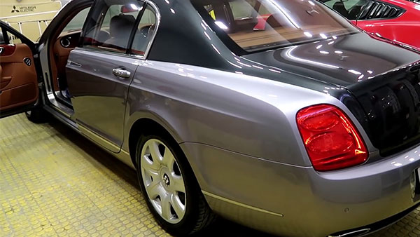 നാലു കോടിയുടെ ബെന്റലിക്ക് തീയൊന്നും ഒരു പ്രശ്നമല്ല — വീഡിയോ