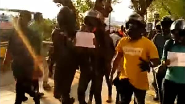 മോഡിഫിക്കേഷനെ അനുകൂലിച്ച് ന്യൂജെന്‍ പ്രതിഷേധം, പിന്നാലെയെത്തി പൊലീസ്