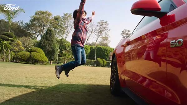 പിറന്നാള്‍ സമ്മാനമായി ഏഴു വയസ്സുകാരന് കിട്ടിയത് ഫോര്‍ഡ് മസ്താംഗ് — വീഡിയോ