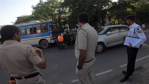 ഈ ബൈക്കിന് ബുള്ളറ്റിനെക്കാൾ ശബ്ദം എങ്ങനെ? കവാസാക്കി നിഞ്ചയെ പൂട്ടി പൊലീസ്