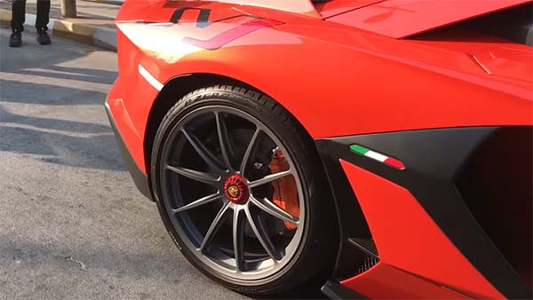 ഇതാ ഇന്ത്യയിലെ ഏറ്റവും വിലയേറിയ സൂപ്പര്‍കാര്‍, ലംബോര്‍ഗിനി അവന്റഡോര്‍ SVJ — വീഡിയോ