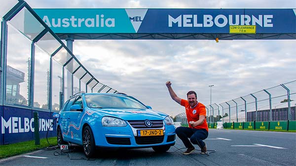 വഴിയില്‍ കിടക്കാതെ ഇലക്ട്രിക്ക് കാര്‍ ഓടിയത് 94,951 കിലോമീറ്റര്‍, പുതിയ ലോക റെക്കോര്‍ഡ്‌