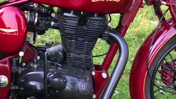 നാല്‍പ്പതുകളുടെ പ്രൗഢിയില്‍ റോയല്‍ എന്‍ഫീല്‍ഡ് ബുള്ളറ്റ്