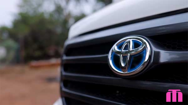 ടൊയോട്ടയുടെ ആഢംബരം പകർത്തി ഫോഴ്സ് ടെംപോ ട്രാവലർ — വീഡിയോ