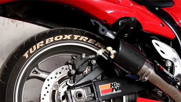 ബൂസയെ പോപ്‌കോണ്‍ മെഷീനാക്കി മാറ്റി ഒരുടമ — വീഡിയോ