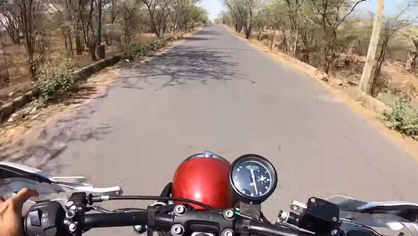 ജാവയും ബുള്ളറ്റും മുഖാമുഖം മത്സരിക്കുമ്പോള്‍ — വീഡിയോ