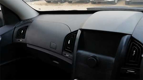 വില കുറച്ച് മഹീന്ദ്ര മഹീന്ദ്ര XUV500, ലക്ഷ്യം ടാറ്റ ഹാരിയറിന്‍റെ വില്‍പ്പനയോ?