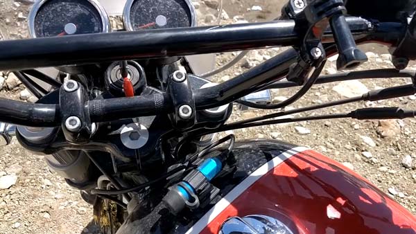 ഇതാ കര്‍ദുങ് ലാ പാസിലെത്തിയ ആദ്യ റോയല്‍ എന്‍ഫീല്‍ഡ് ഇന്‍റര്‍സെപ്റ്റര്‍