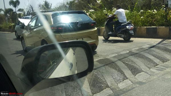 ടാറ്റ ആള്‍ട്രോസ് ഇന്ത്യന്‍ നിരത്തില്‍, മാരുതി ബലെനോയ്ക്ക് പറ്റിയ എതിരാളി