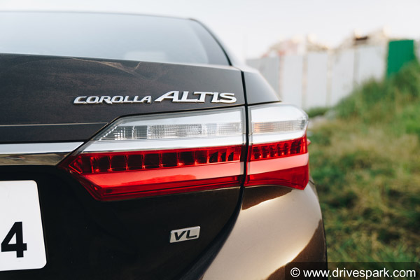 ബിഎസ് VI നിലവാരത്തിലേക്ക് കൊറോളയെ പരിഷ്കരിക്കില്ലെന്ന് ടൊയോട്ട