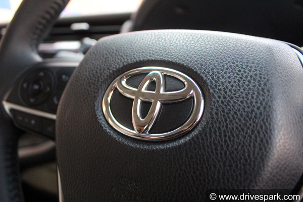 ബിഎസ് VI നിലവാരത്തിലേക്ക് കൊറോളയെ പരിഷ്കരിക്കില്ലെന്ന് ടൊയോട്ട