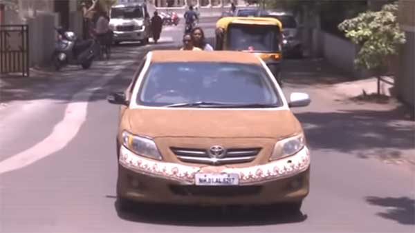 കാറില്‍ ചാണകം മെഴുകിയ സംഭവം, കാരണം വിശദീകരിച്ച് ഉടമ — വീഡിയോ