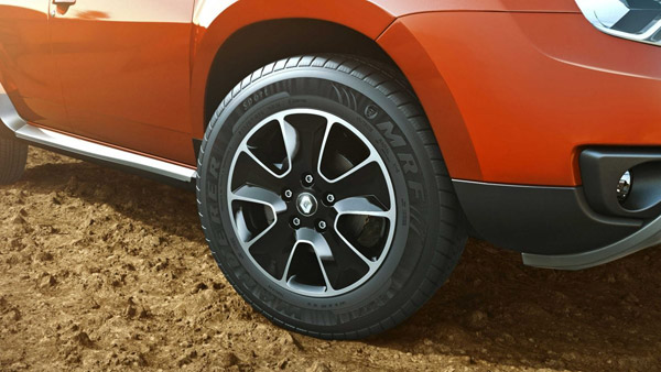 ഡസ്റ്ററിനെ പുതുക്കി റെനോ, ചിത്രങ്ങൾ പുറത്ത്