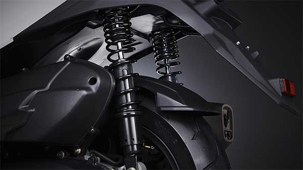 എക്‌സ്-ടൗണ്‍ 300i എബിഎസ് വിപണിയില്‍, ഇത് ഇന്ത്യയിലെ ഏറ്റവും കരുത്തുറ്റ മാക്‌സി സ്‌കൂട്ടര്‍