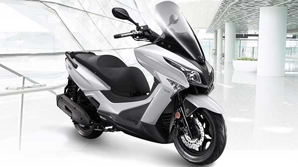 എക്‌സ്-ടൗണ്‍ 300i എബിഎസ് വിപണിയില്‍, ഇത് ഇന്ത്യയിലെ ഏറ്റവും കരുത്തുറ്റ മാക്‌സി സ്‌കൂട്ടര്‍