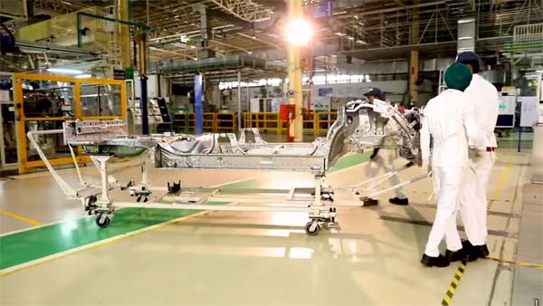 വാഹനങ്ങളില്‍ ഹോളോഗ്രാം സ്റ്റിക്കറുകള്‍ പതിക്കാന്‍ കേന്ദ്ര നിര്‍ദ്ദേശം