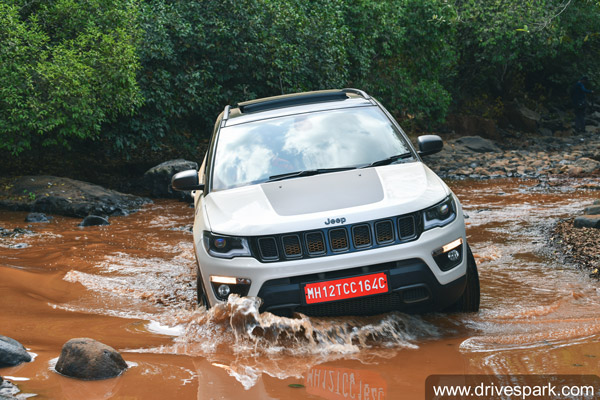 ജീപ്പ് കോമ്പസ് ട്രെയില്‍ഹൊക്ക് വിപണിയില്‍