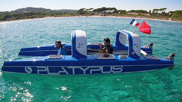 പ്ലാറ്റിപസ്, വെള്ളത്തിന് മുകളിലും അടിയിലും സഞ്ചരിക്കുന്ന വാട്ടര്‍ ക്രാഫ്റ്റ്