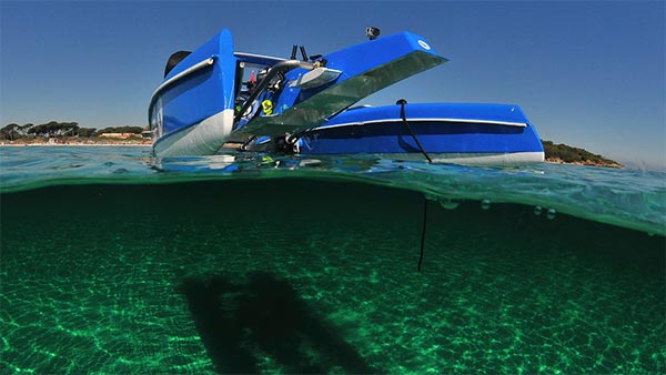 പ്ലാറ്റിപസ്, വെള്ളത്തിന് മുകളിലും അടിയിലും സഞ്ചരിക്കുന്ന വാട്ടര്‍ ക്രാഫ്റ്റ്